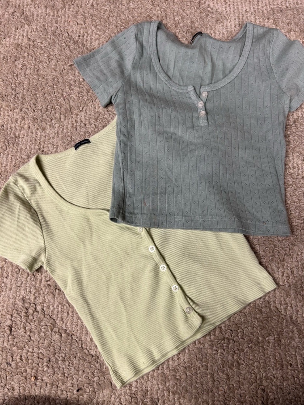 Brandy Melville Short Sleeve Cropped Ribbed Tops in Sage Green & Light Olive
